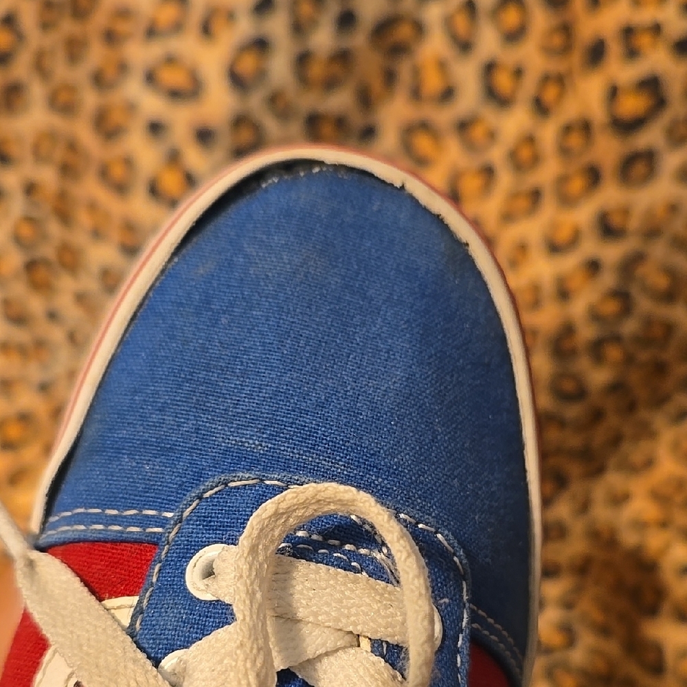 Vans Red and Blue Sneakers with Classic Design - Picture 11 of 11